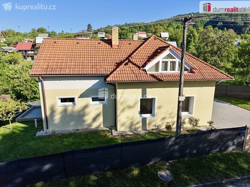 Prodej  rodinného domu 247 m^2 K Pasekám, Lukov 