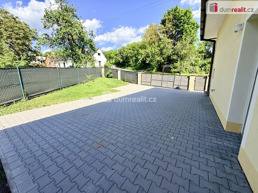 Prodej  rodinného domu 247 m^2 K Pasekám, Lukov 