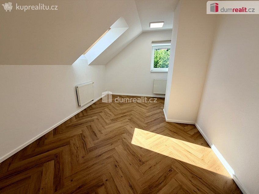 Prodej  rodinného domu 247 m^2 K Pasekám, Lukov 
