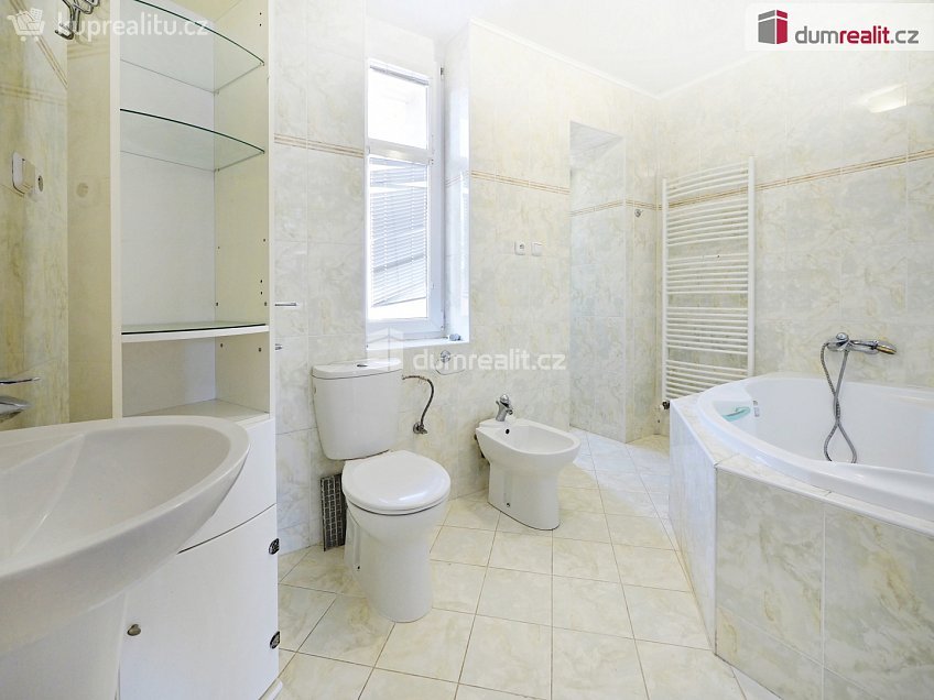 Prodej  rodinného domu 200 m^2 U Výtopny, Lovosice 