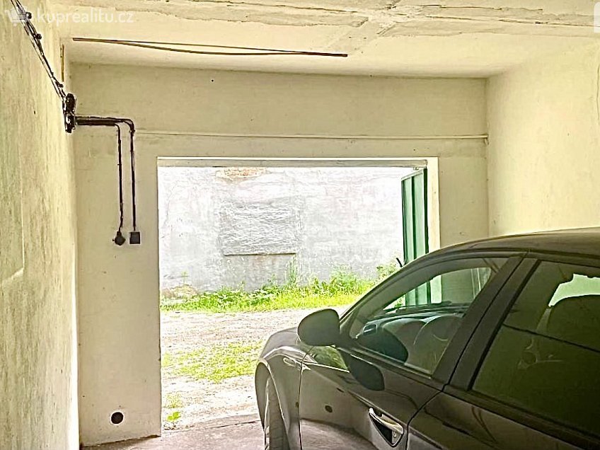 Pronájem  garáže 24 m^2 Důlce, Ústí nad Labem 
