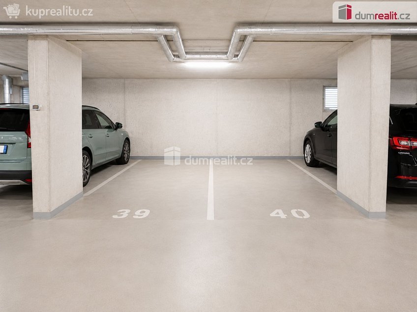 Pronájem  garáže 14 m^2 Bermanova, Praha-Čakovice 