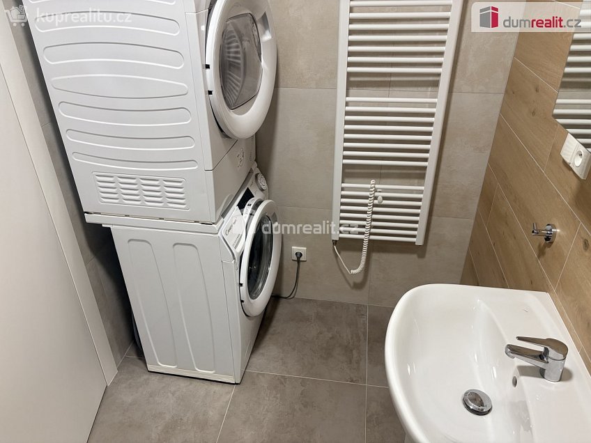 Pronájem bytu 2+kk 35 m^2 Hornická, Dubňany 