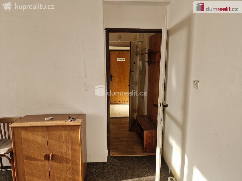 Pronájem bytu 1+kk 26 m^2 Malá Plynární, Praha 7 