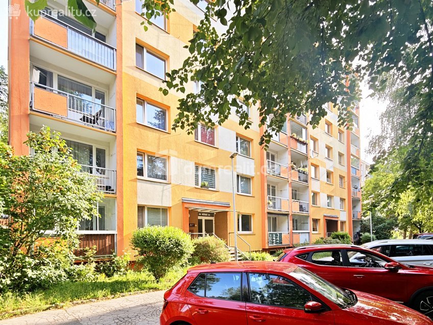 Prodej bytu 2+1 65 m^2 Na Pěšině, Děčín 