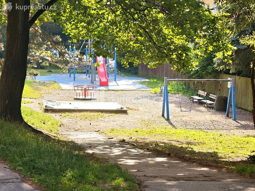 Prodej bytu 2+1 65 m^2 Na Pěšině, Děčín 