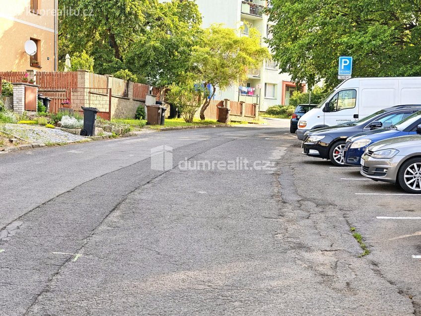Prodej bytu 2+1 65 m^2 Na Pěšině, Děčín 