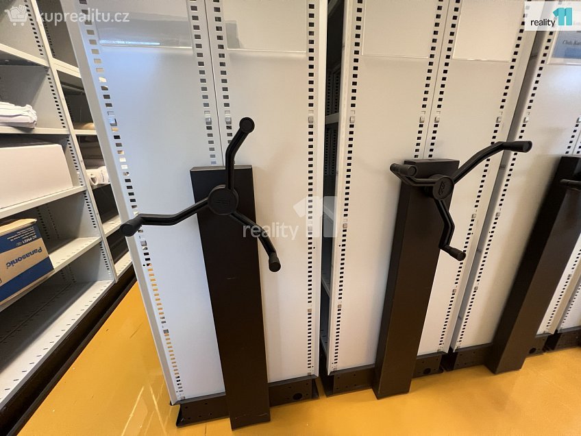 Pronájem  obchodních prostor 47 m^2 Chebská, Karlovy Vary 