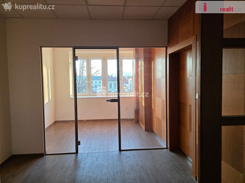 Pronájem  kanceláře 250 m^2 Horní, Frenštát pod Radhoštěm 