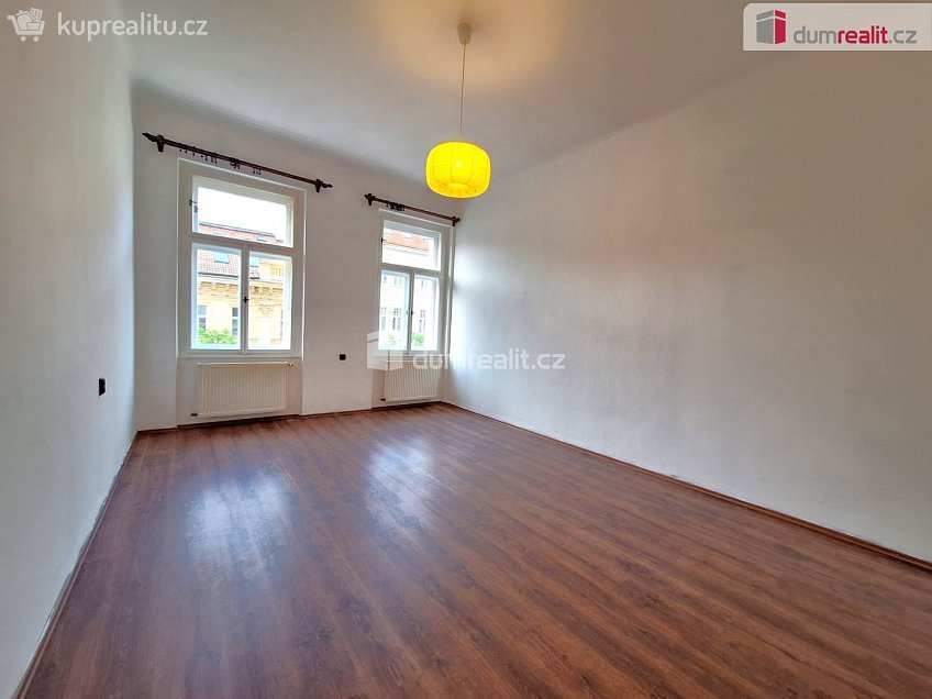 Pronájem bytu 3+kk 72 m^2 Chodská, Praha 2 