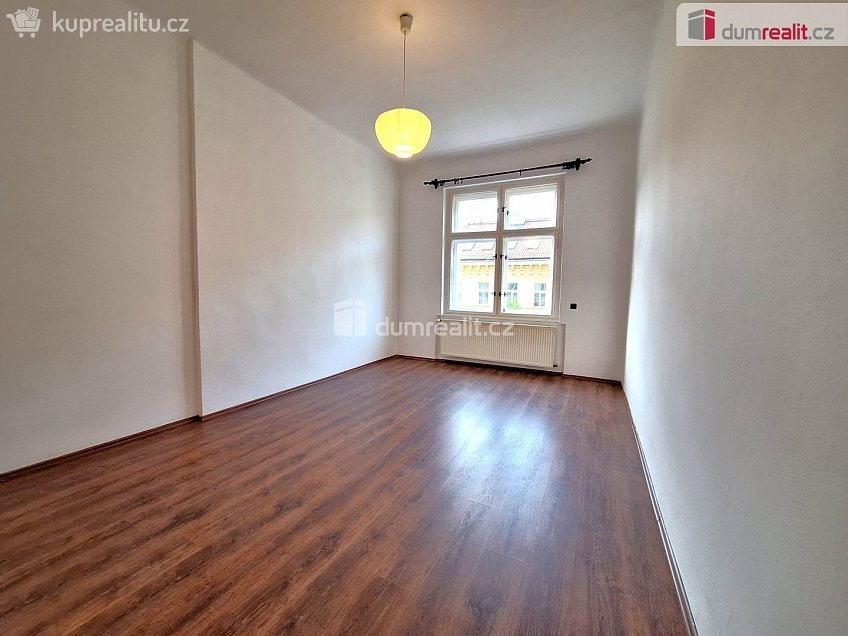 Pronájem bytu 3+kk 72 m^2 Chodská, Praha 2 