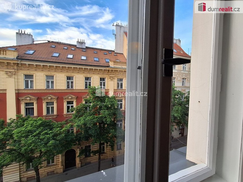 Pronájem bytu 3+kk 72 m^2 Chodská, Praha 2 