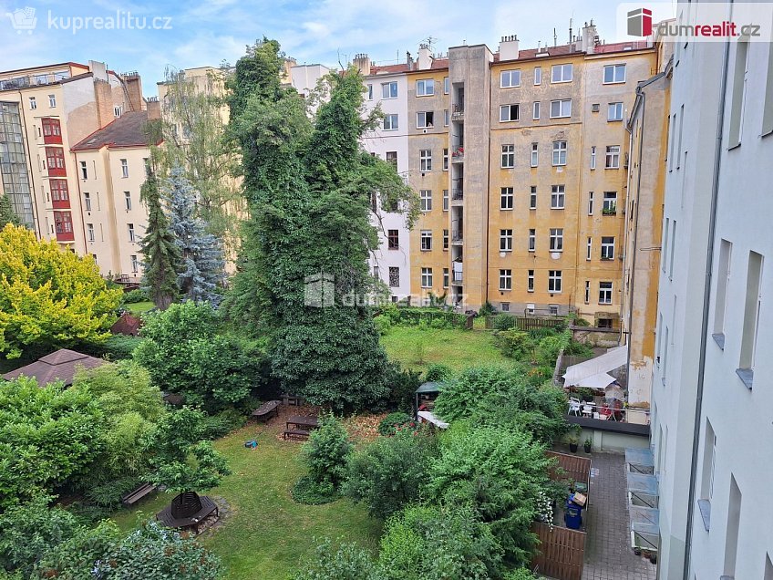 Pronájem bytu 3+kk 72 m^2 Chodská, Praha 2 