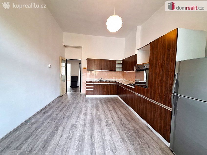 Pronájem bytu 3+kk 72 m^2 Chodská, Praha 2 