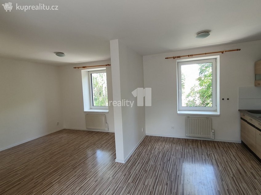 Pronájem bytu 2+kk 64 m^2 Českobrodská, Praha 9 