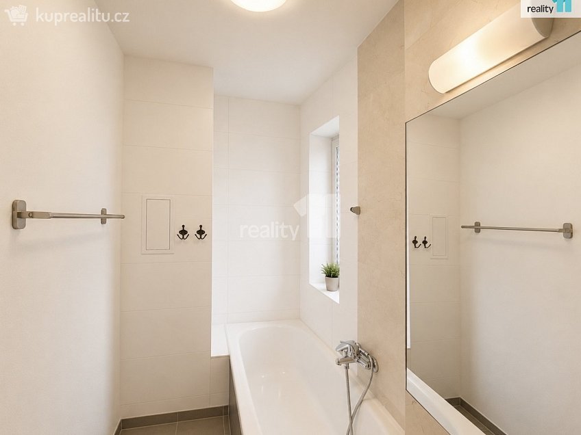 Pronájem bytu 2+kk 64 m^2 Českobrodská, Praha 9 
