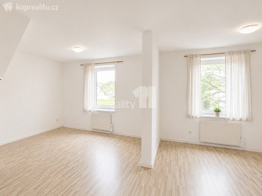 Pronájem bytu 2+kk 64 m^2 Českobrodská, Praha 9 