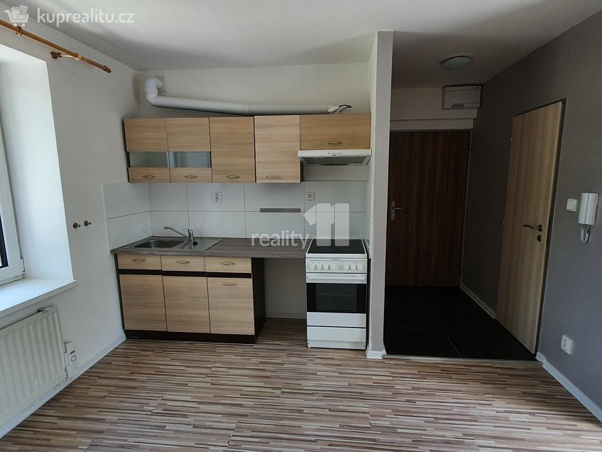 Pronájem bytu 2+kk 64 m^2 Českobrodská, Praha 9 