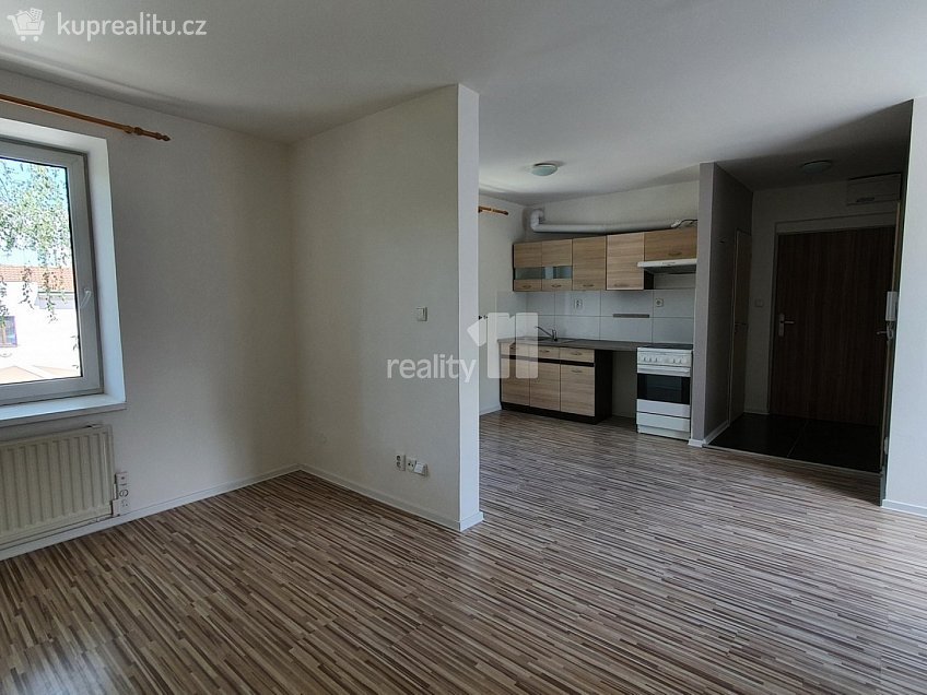 Pronájem bytu 2+kk 64 m^2 Českobrodská, Praha 9 