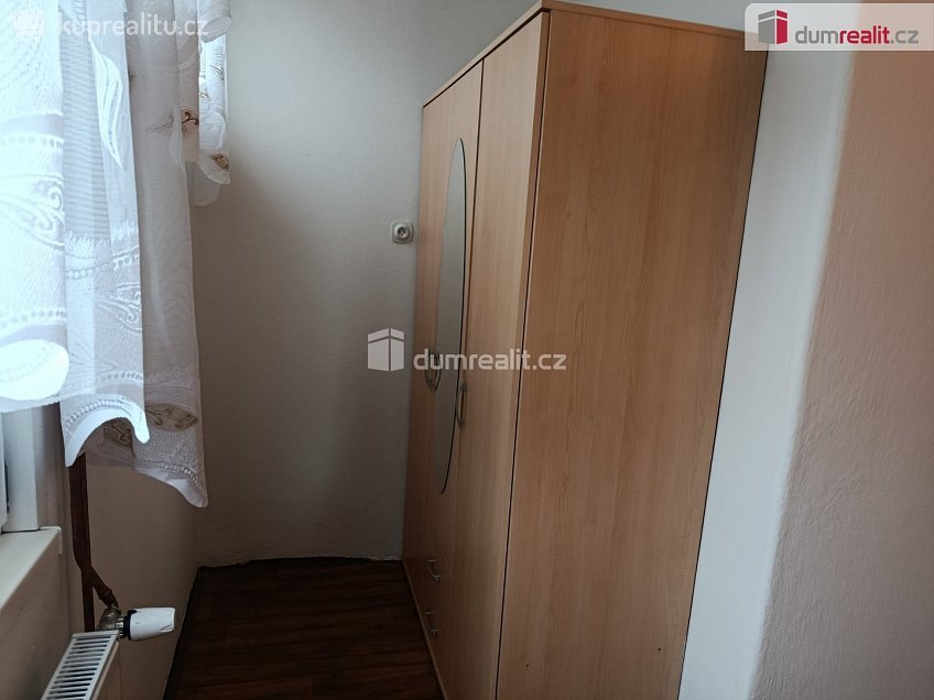 Pronájem bytu 2+kk 56 m^2 Toužimská, Praha 19 