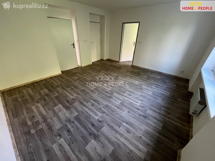 Pronájem bytu 2+1 71 m^2 Závodu míru, Karlovy Vary 