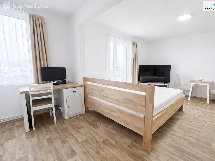 Pronájem bytu 1+kk 38 m^2 Vestecká, Nehvizdy 