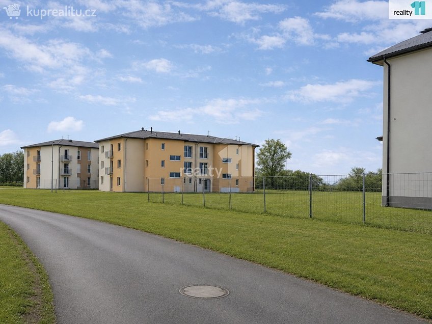 Pronájem bytu 1+kk 38 m^2 Vestecká, Nehvizdy 