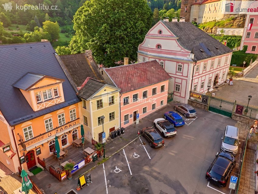 Prodej  rodinného domu 246 m^2 nám. 5. května, Bečov nad Teplou 