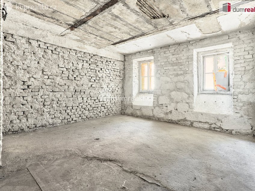 Prodej  ubytovacího zařízení 246 m^2 nám. 5. května, Bečov nad Teplou 