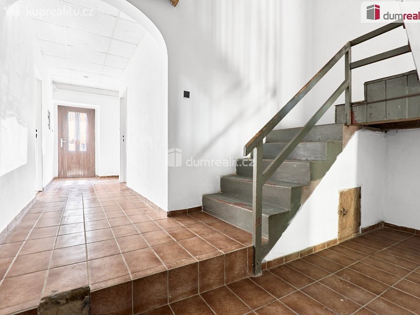 Prodej  ubytovacího zařízení 246 m^2 nám. 5. května, Bečov nad Teplou 