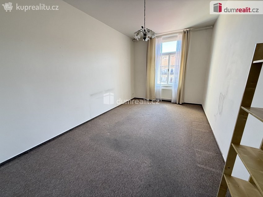 Pronájem bytu 3+1 92 m^2 Jindřicha Plachty, Praha 5 