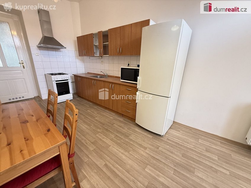 Pronájem bytu 3+1 92 m^2 Jindřicha Plachty, Praha 5 