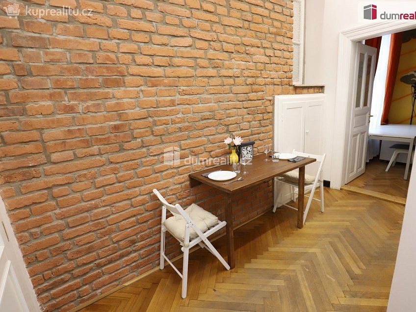 Pronájem bytu 1+1 32 m^2 Hálkova, Praha 2 