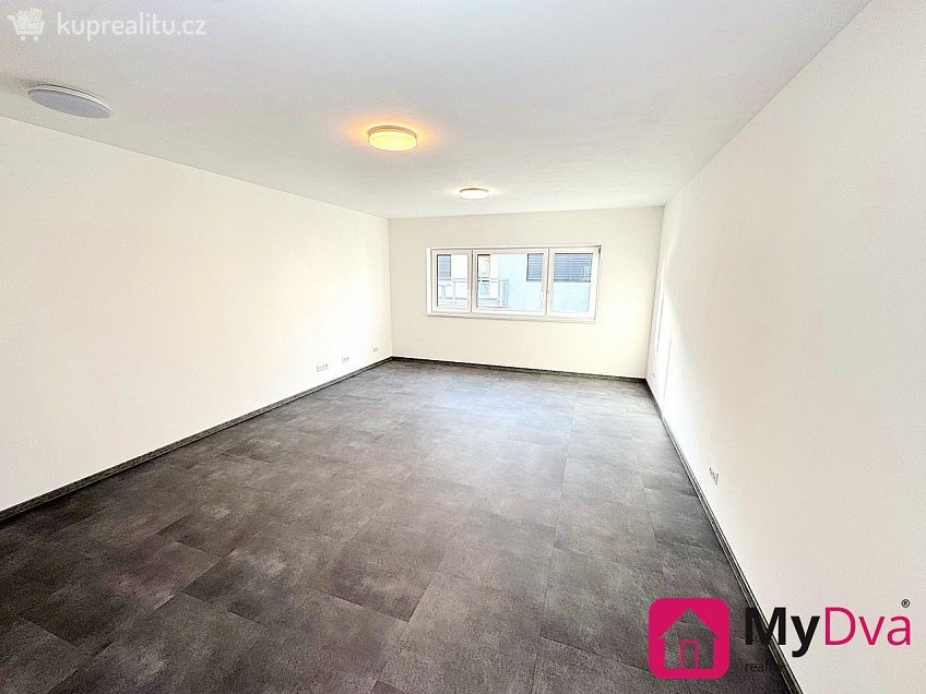 Pronájem bytu 3+kk 85 m^2 Hrušňová, Znojmo 
