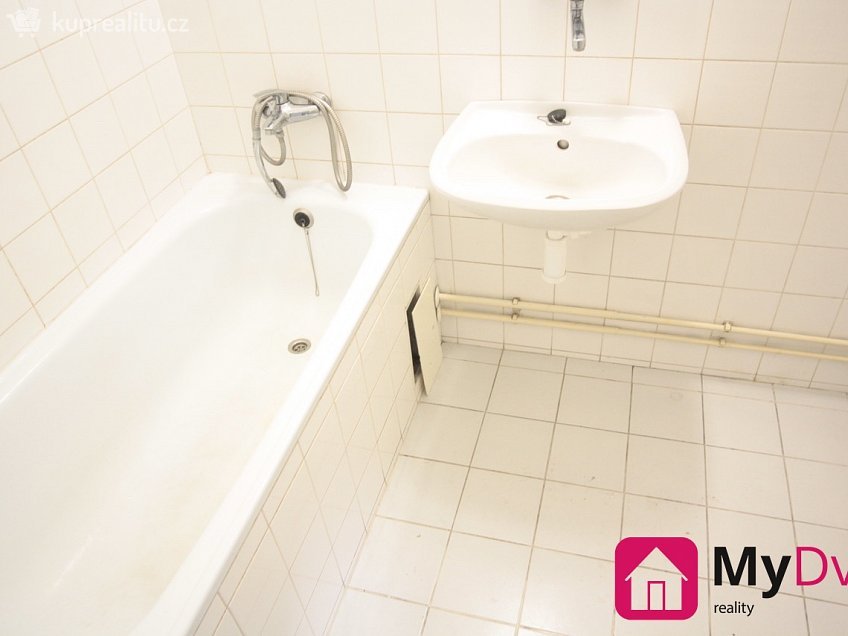 Pronájem bytu 2+kk 32 m^2 Smetanova, Znojmo 