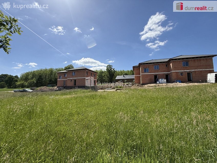 Prodej bytu 3+kk 83 m^2 Tehov, Tehov 