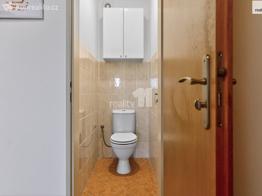 Prodej bytu 2+kk 58 m^2 Sluneční, Jesenice 