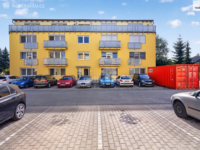 Prodej bytu 2+kk 58 m^2 Sluneční, Jesenice 