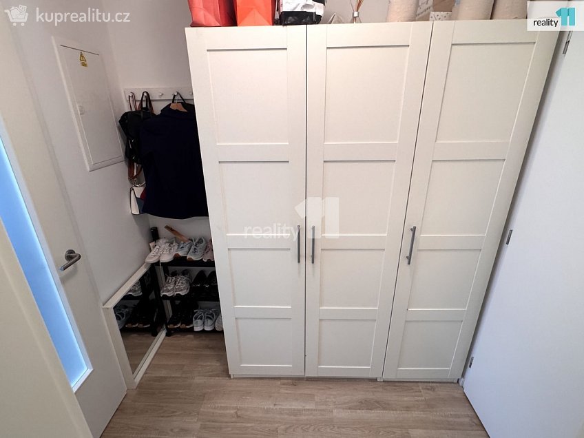 Prodej bytu 1+kk 25 m^2 Novovysočanská, Praha 9 