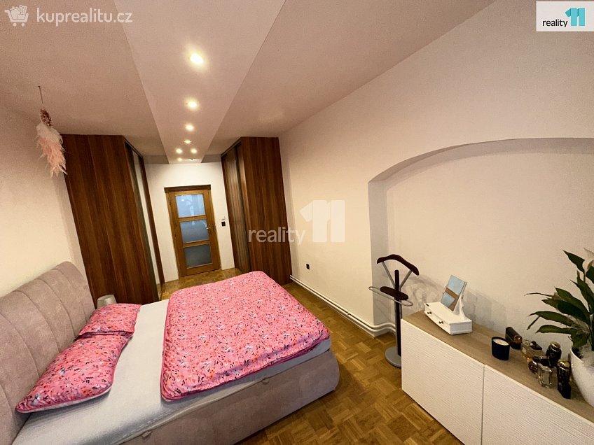 Prodej  rodinného domu 270 m^2 Klášterní, Česká Lípa 