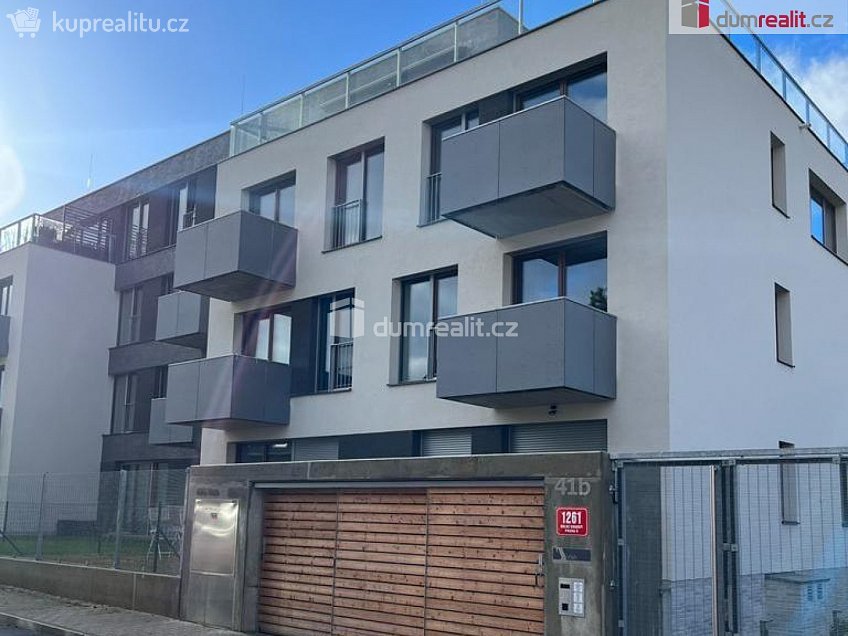 Pronájem bytu 1+kk 37 m^2 Ústecká, Praha-Dolní Chabry 