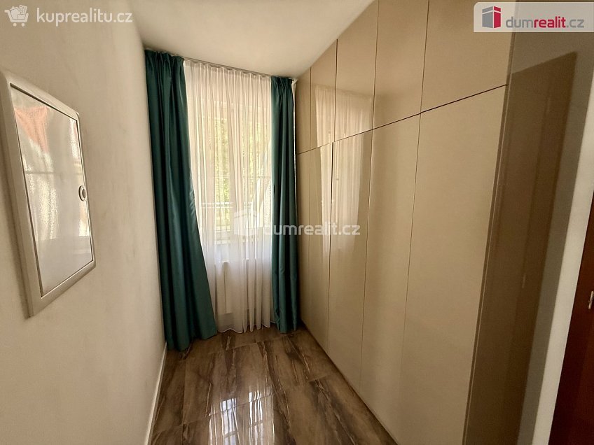 Pronájem bytu 2+kk 240 m^2 Ibsenova, Mariánské Lázně 