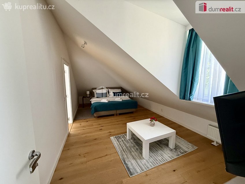 Pronájem bytu 2+kk 240 m^2 Ibsenova, Mariánské Lázně 