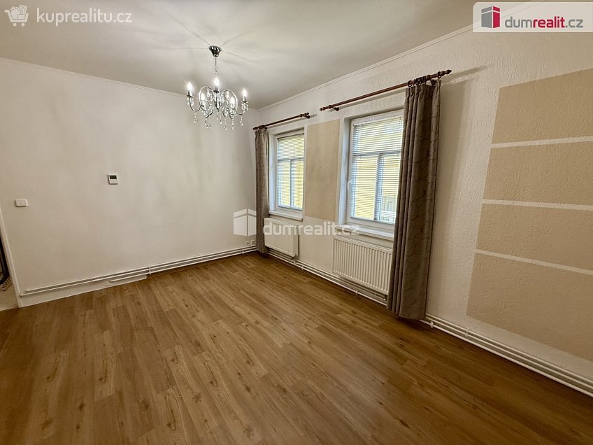Pronájem bytu 2+kk 40 m^2 Mladějovského, Mariánské Lázně 