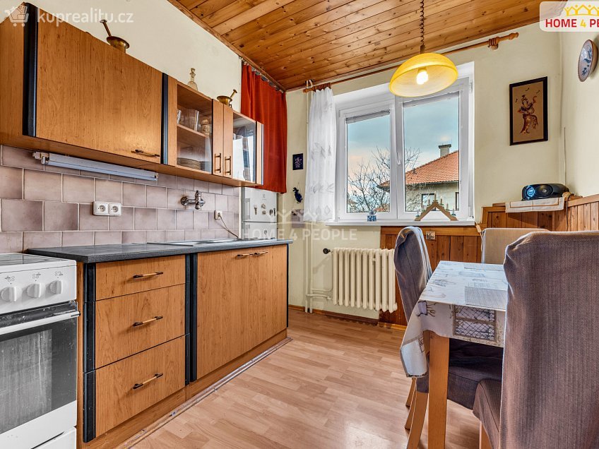 Prodej  rodinného domu 195 m^2 K Orionce, Praha 12 