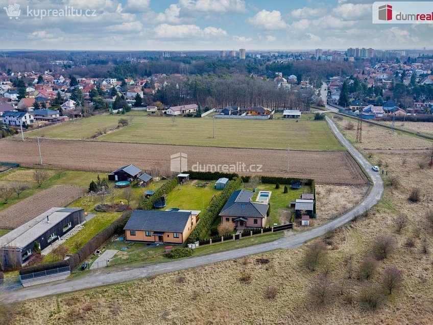 Prodej  stavebního pozemku 466 m^2 Polní, Libiš 
