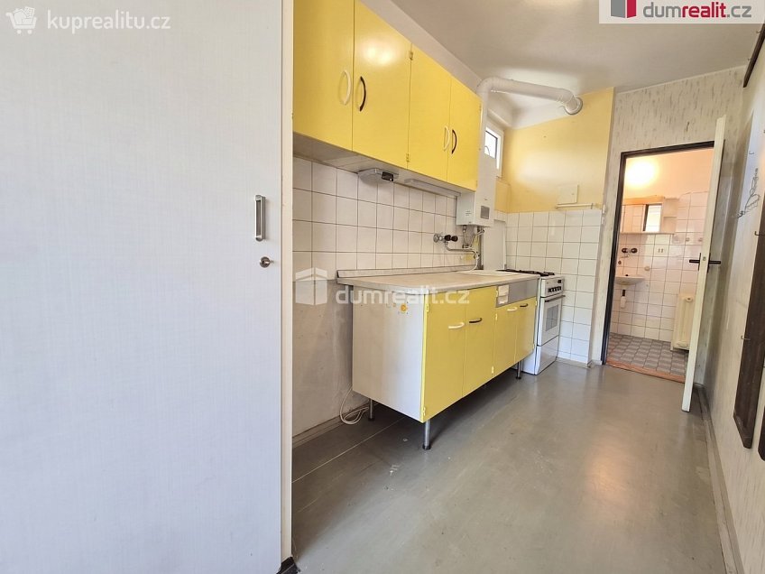 Prodej bytu 3+1 67 m^2 Ve studeném, Praha 4 