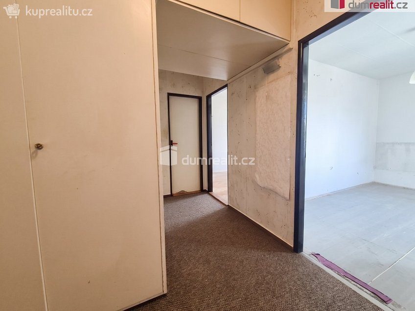 Prodej bytu 3+1 67 m^2 Ve studeném, Praha 4 