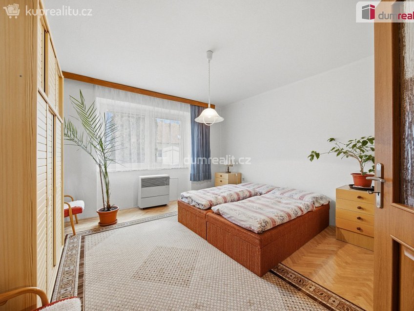 Prodej  rodinného domu 180 m^2 Padělky, Tvrdonice 