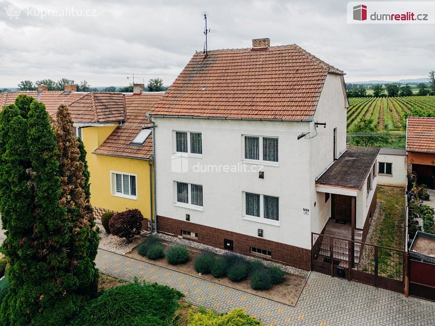 Prodej  rodinného domu 180 m^2 Padělky, Tvrdonice 